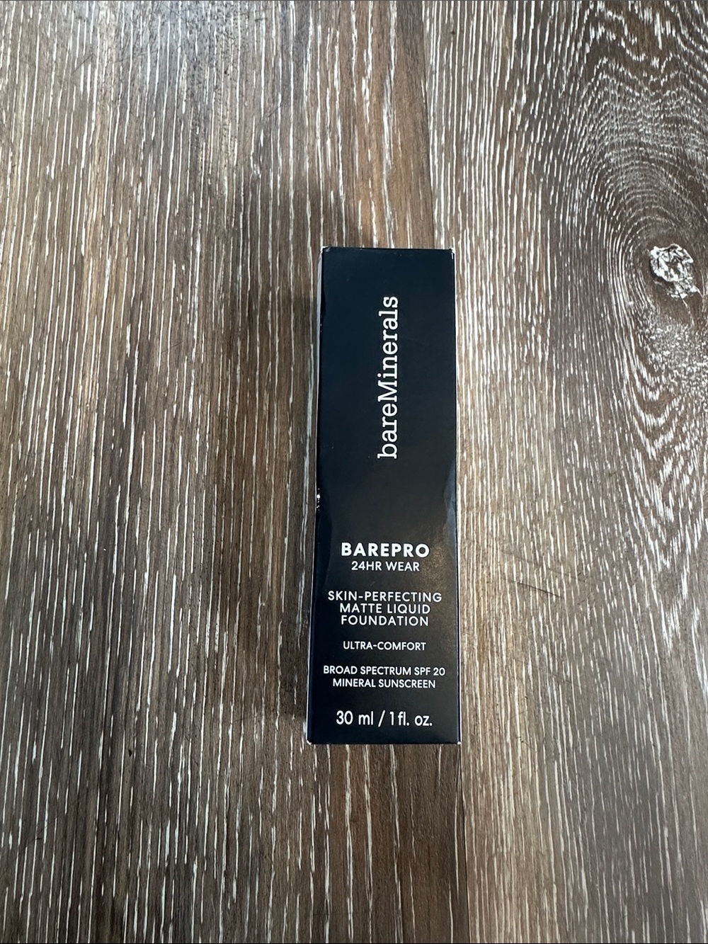 bareMinerals BAREPRO Matte Liquid Foundation - Light 20 Warm